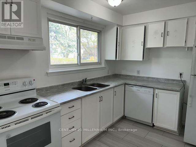 30 Kenilworth Rd in Brampton, ON - Building Photo - Building Photo