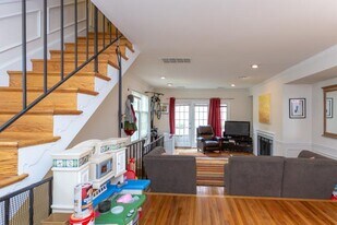 1776 Lanier Pl NW in Washington, DC - Building Photo