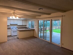 6413 Bay Hill Way in Orangevale, CA - Building Photo - Building Photo