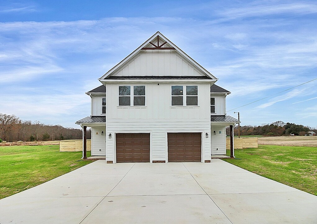 1217 Ridge Rd in Monroe, NC - Building Photo