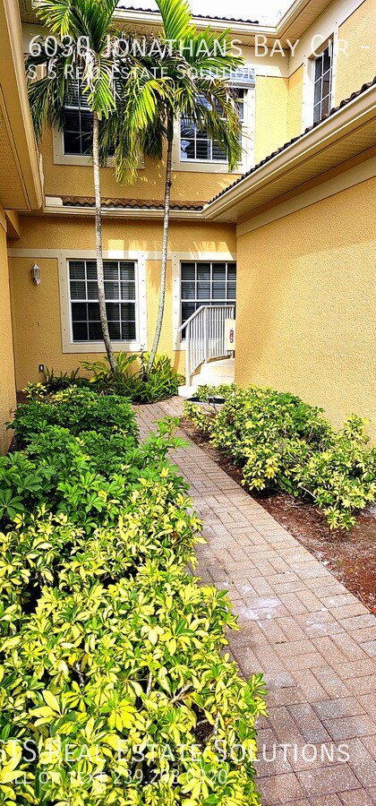6030 Jonathans Bay Cir in Ft. Myers, FL - Building Photo - Building Photo