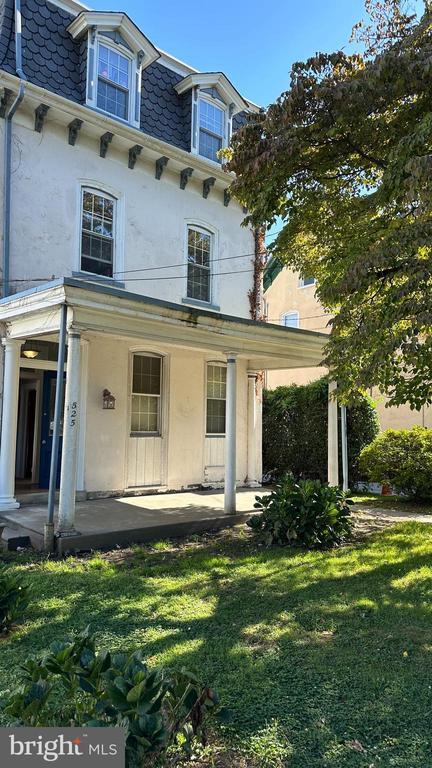 property at 525 Leverington Ave