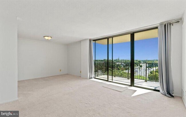 118 Monroe St in Rockville, MD - Building Photo - Building Photo