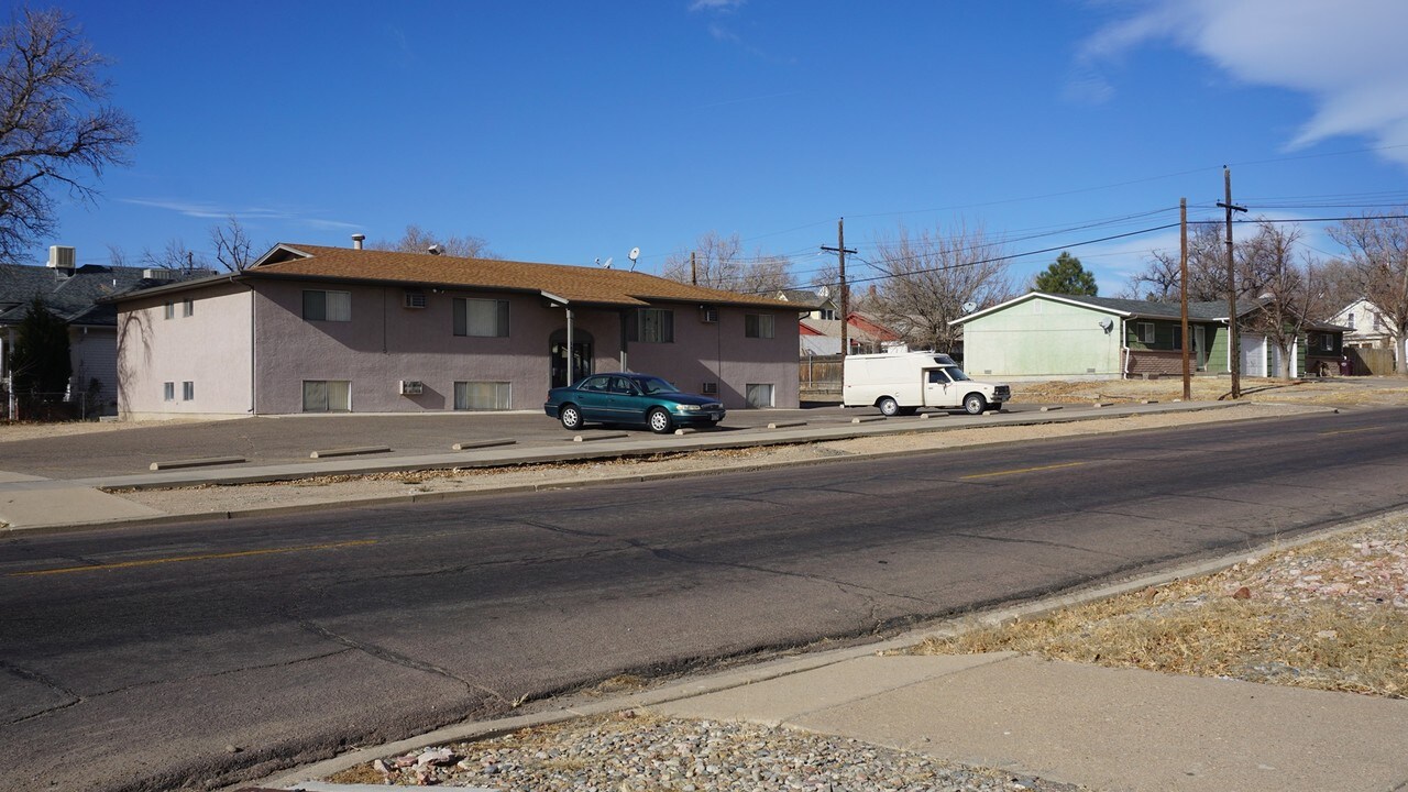 1401 West St in Pueblo, CO - Building Photo