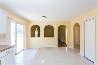 616 Floridian Dr in Kissimmee, FL - Foto de edificio - Building Photo