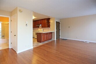 102 Locksley Ave in San Francisco, CA - Building Photo - Building Photo