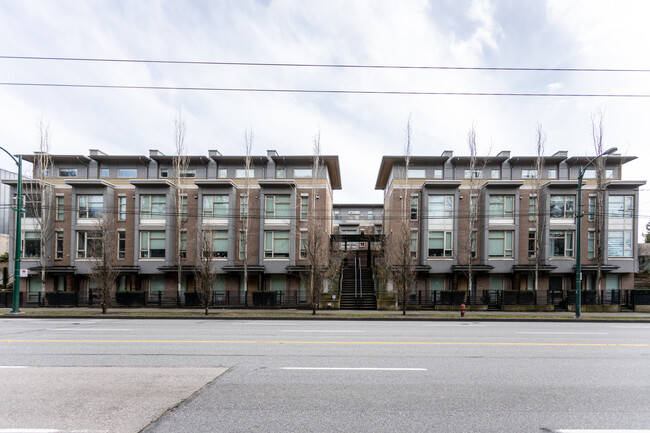 5502-5552 Oak St in Vancouver, BC - Building Photo - Building Photo