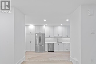 93 Highfield Rd in Toronto, ON - Building Photo - Building Photo