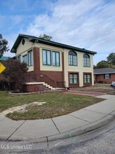 133 Hopkins Blvd, Unit A in Biloxi, MS - Foto de edificio - Building Photo