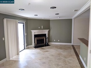 249 Sea Crest Cir in Vallejo, CA - Building Photo - Building Photo