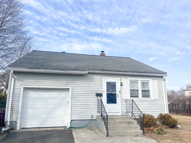 property at 7 W Silver St