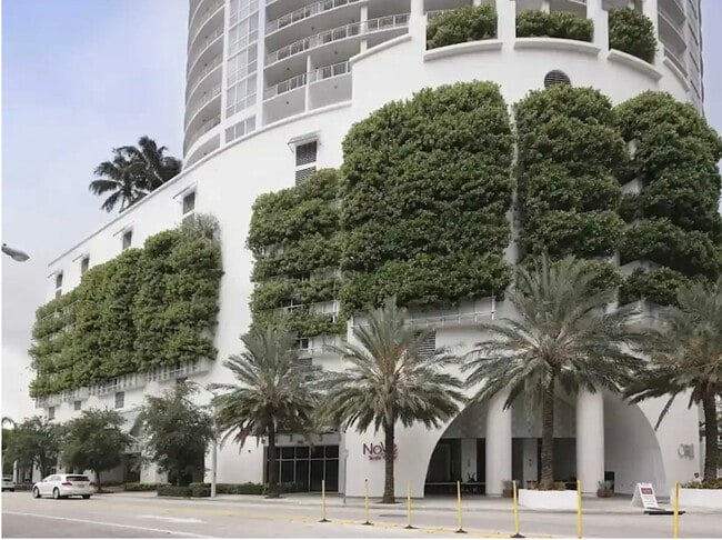 Opera Tower in Miami, FL - Building Photo - Building Photo
