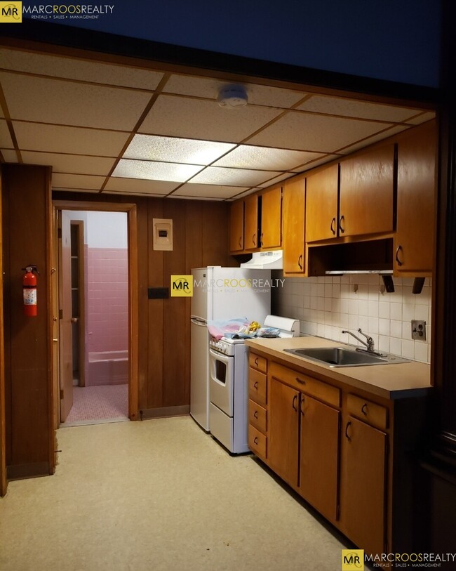 466 Commonwealth Ave, Unit 2 in Boston, MA - Building Photo - Building Photo