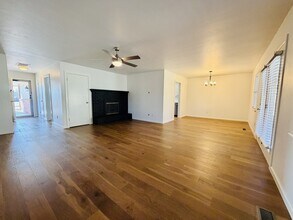 2705 Carlton Way in The Village, OK - Building Photo - Building Photo