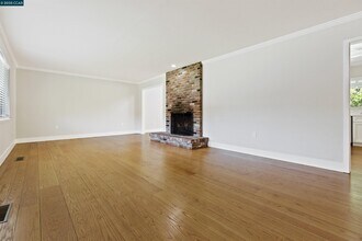 617 Lucas Dr in Lafayette, CA - Foto de edificio - Building Photo