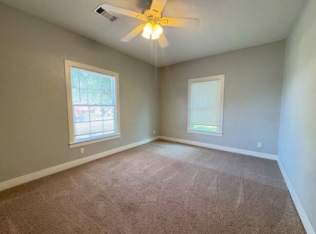 property at 909 W Main St
