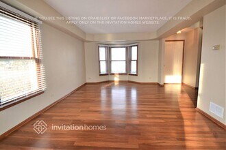 1445 Woodscreek Cir in Crystal Lake, IL - Building Photo - Building Photo