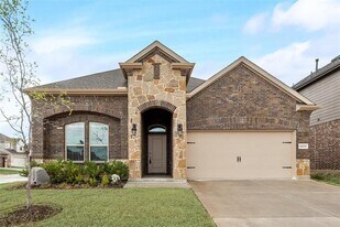 10620 Breezeway Dr in Cross Roads, TX - Building Photo