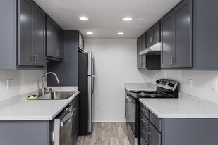 Sunset View in University Place, WA - Building Photo