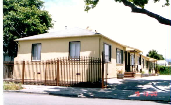 2443 10th St in Berkeley, CA - Foto de edificio - Building Photo