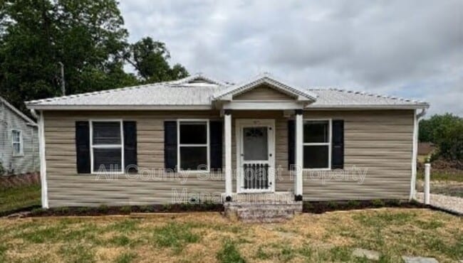 property at 1017 N Young St