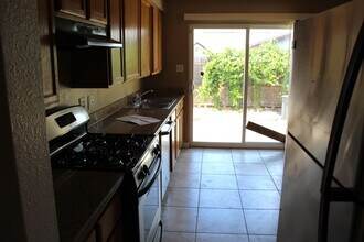 7726 Laurie Way in Sacramento, CA - Building Photo - Building Photo