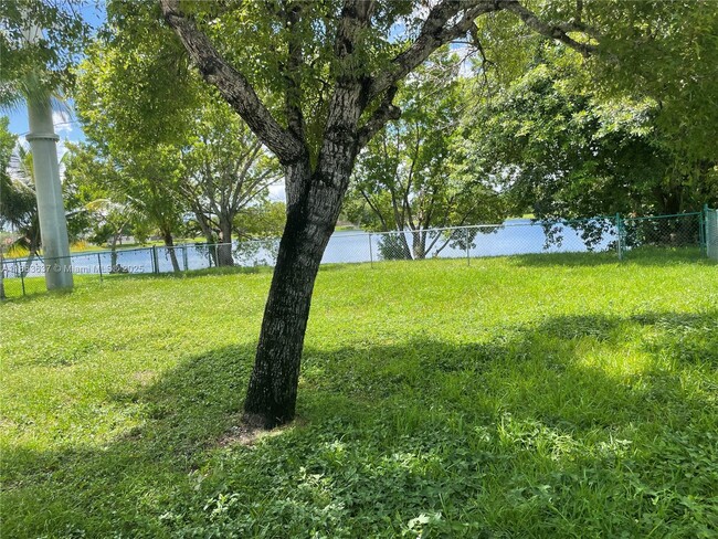 1352 SE 16th Ave in Homestead, FL - Building Photo - Building Photo
