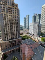 4090 Living Arts Dr in Mississauga, ON - Building Photo