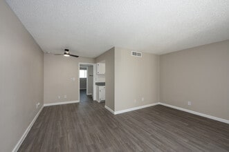 Maryland Park Apartments in Las Vegas, NV - Foto de edificio - Interior Photo