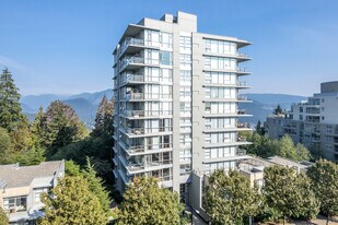 9222 University Cres in Burnaby, BC - Building Photo