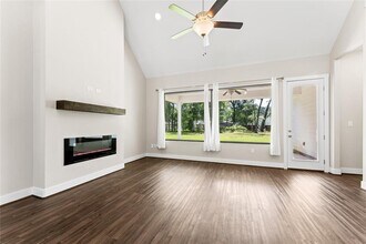 2650 Fountain View St in New Caney, TX - Building Photo - Building Photo