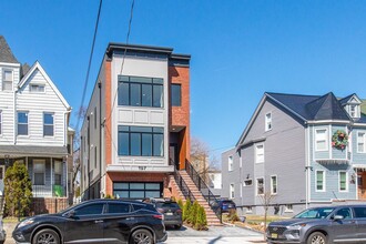 197 Arlington Ave-Unit -2 in Jersey City, NJ - Building Photo - Building Photo
