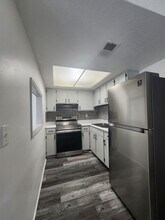 1140 S Ridgewood Ave in Daytona Beach, FL - Foto de edificio - Building Photo