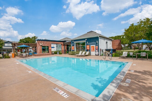 The Retreat Ft. Worth in Fort Worth, TX - Foto de edificio - Building Photo