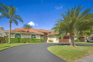 10133 NW 48th Dr in Coral Springs, FL - Building Photo