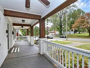 1920 Woodcrest Ave in Charlotte, NC - Foto de edificio - Building Photo