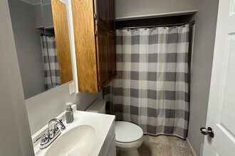 1415 Crescent St in Ames, IA - Building Photo - Building Photo