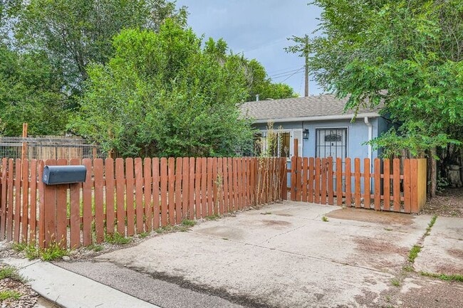 property at 1129 Valley Manor Ct