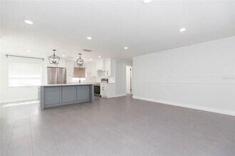 2307 Lincoln Ct in Brandon, FL - Building Photo - Building Photo