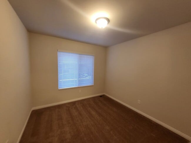 327 Hidden River E in Holly, MI - Building Photo - Building Photo