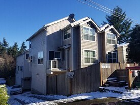 14338 B Lenora Pl N in Seattle, WA - Building Photo