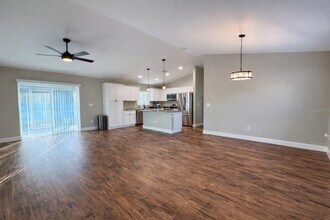 5223 Kingsman Ave in North Port, FL - Foto de edificio - Building Photo