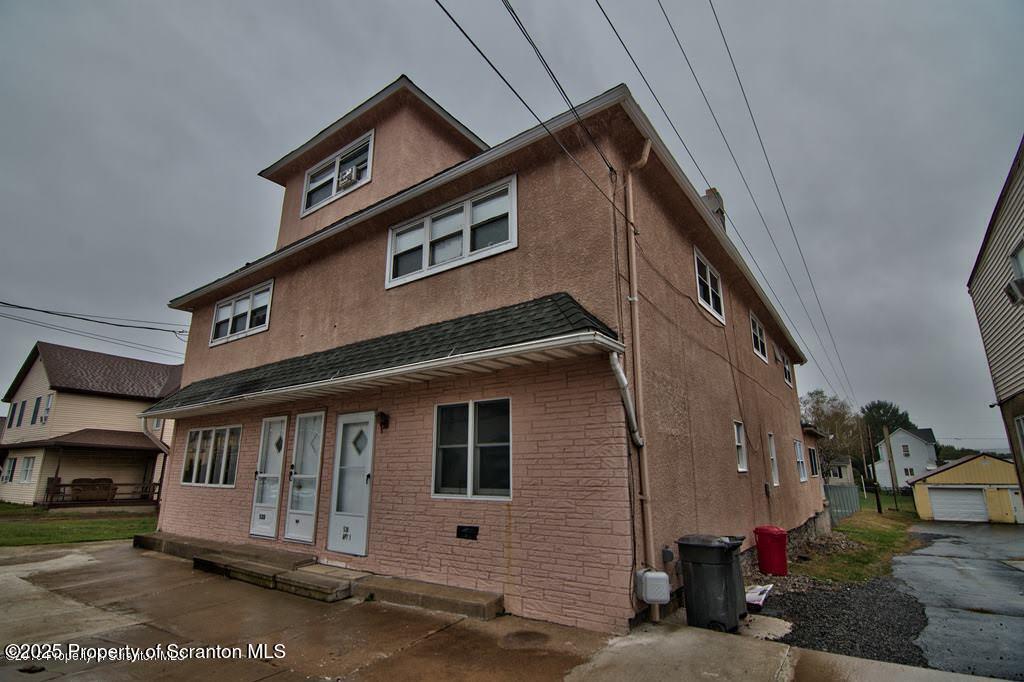 530 S Main St in Old Forge, PA - Building Photo
