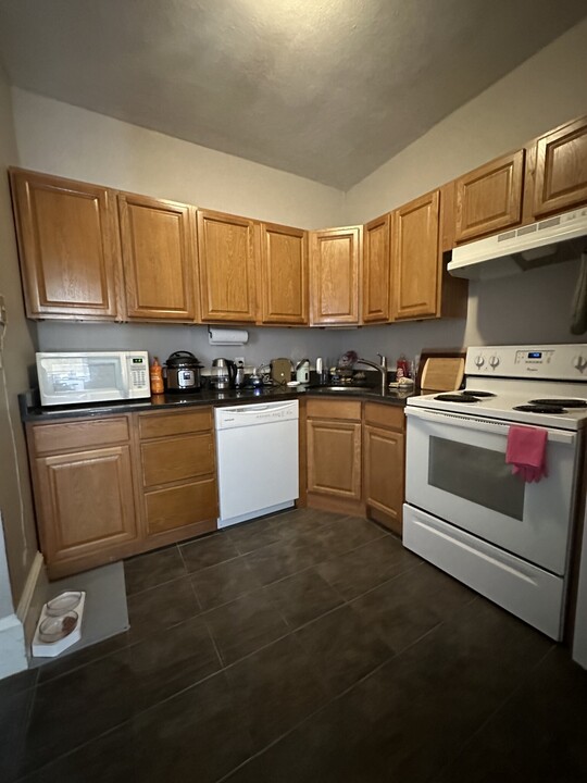 1082 Commonwealth Ave, Unit 503 in Boston, MA - Building Photo