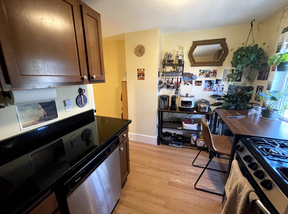 5 Blake St, Unit 7 in Cambridge, MA - Building Photo
