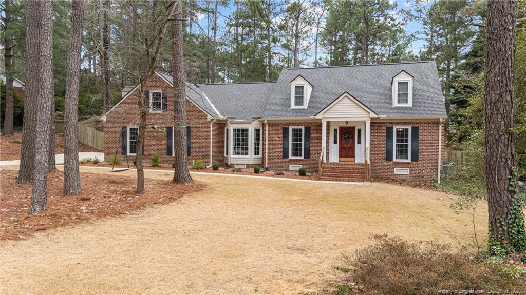 210 W Hedgelawn Way in Southern Pines, NC - Building Photo