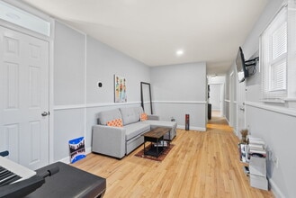2419 Sheridan St in Hyattsville, MD - Foto de edificio - Building Photo