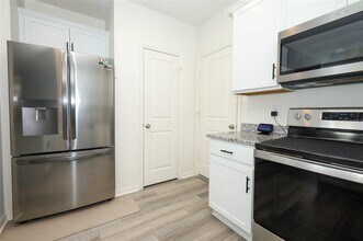 2326 Carrabelle Wy in Sanford, FL - Foto de edificio - Building Photo