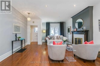 57 Bloomfield Ave in Toronto, ON - Building Photo - Building Photo