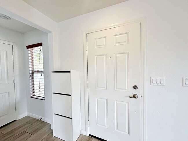 10820 Mystic Shore Ave in Las Vegas, NV - Building Photo - Building Photo